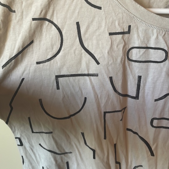 UT abstract design tee - Picture 2 of 2